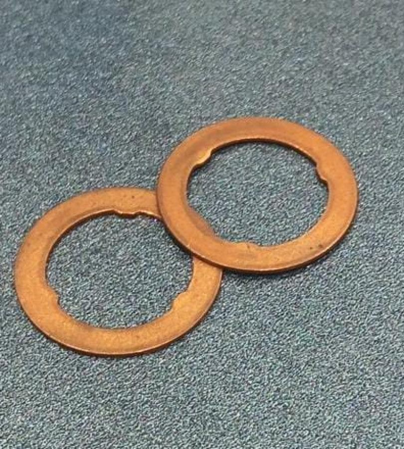 3060810