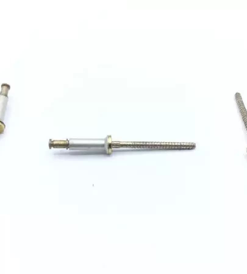 CR3212-4-05 RIVET